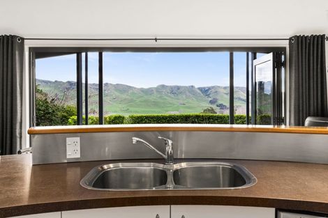 Photo of property in 35 Raratu Road, Kahuranaki, Havelock North, 4295