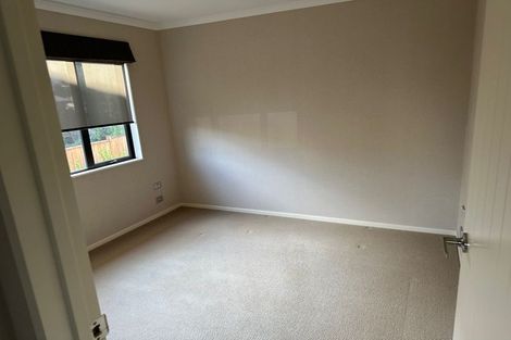 Photo of property in 5 Gibbston Crescent, Flat Bush, Auckland, 2016