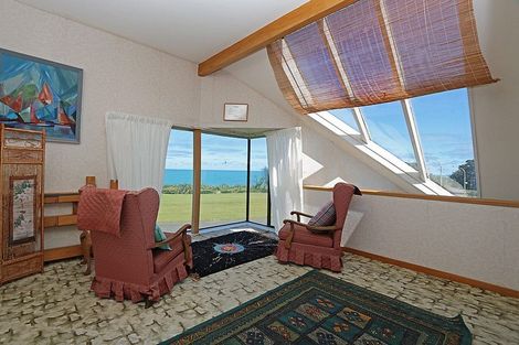 Photo of property in 6 Halse Place, Opunake, 4616