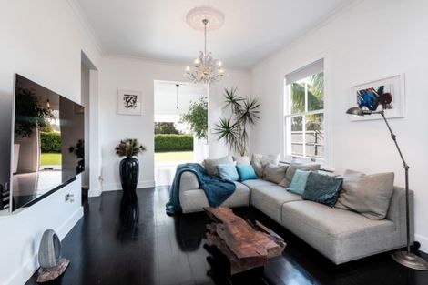 Photo of property in 100 Pukekohe East Road, Pukekohe, 2677