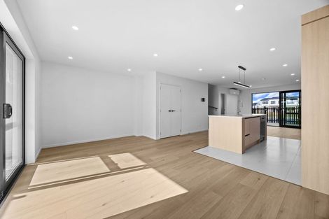 Photo of property in 6 Harikoa Way, Karaka, 2113
