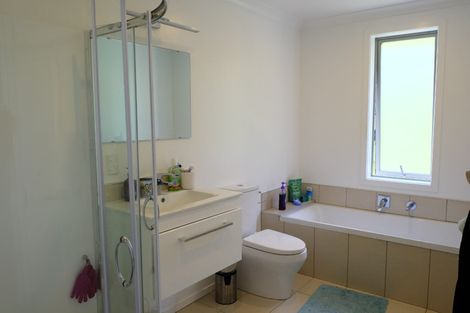 Photo of property in 102u3 Chester Road, Tawa, Wellington, 5028