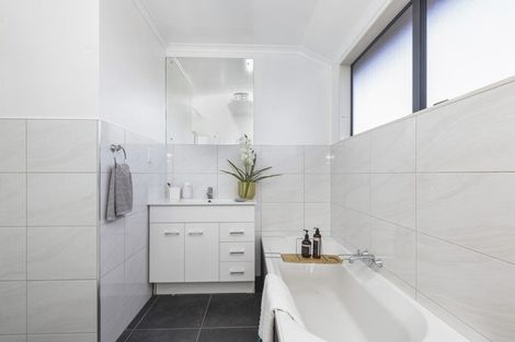 Photo of property in 40 Keswick Crescent, Huntington, Hamilton, 3210