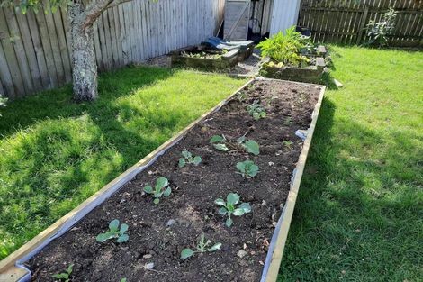 Photo of property in 27 Rospeath Crescent, Spotswood, New Plymouth, 4310