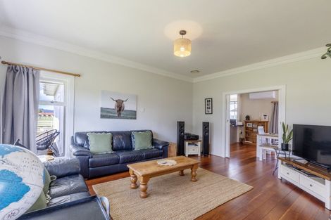 Photo of property in 71 Laws Road, Dannevirke, 4972