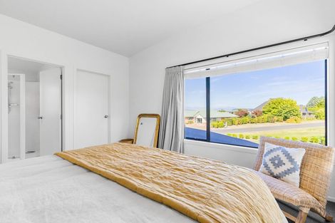 Photo of property in 2/2 Rhodes Fall, Rangatira Park, Taupo, 3330