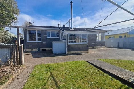 Photo of property in 5 Romilly Street, Westport, 7825
