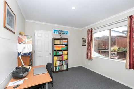 Photo of property in 15 Highbury Place, Nawton, Hamilton, 3200
