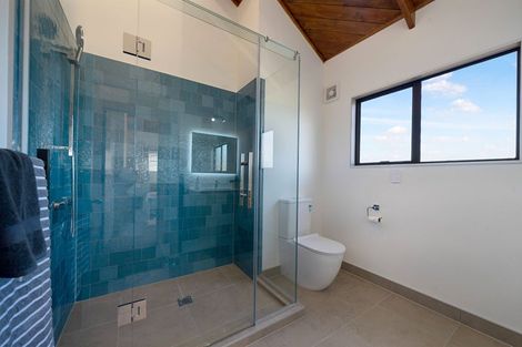 Photo of property in 6 Glucina Avenue, West Harbour, Auckland, 0618