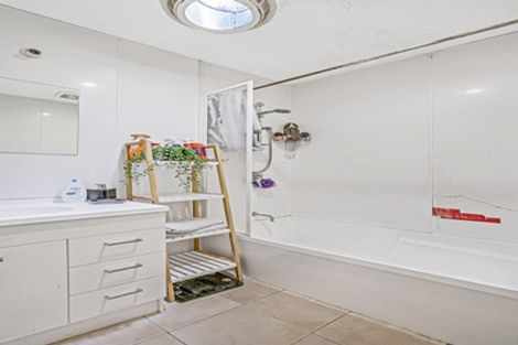 Photo of property in 11/202 Massey Road, Mangere East, Auckland, 2024