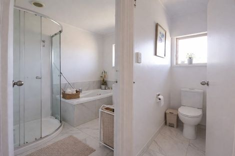 Photo of property in 3/27 Waitemata Road, Hauraki, Auckland, 0622