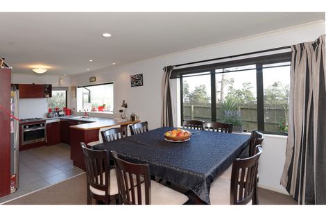 Photo of property in 21 Samara Place, Clendon Park, Auckland, 2103