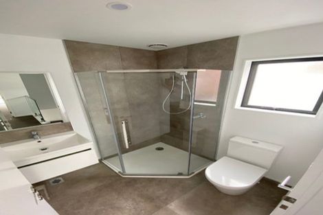 Photo of property in 2/242 Edgeware Road, Edgeware, Christchurch, 8013