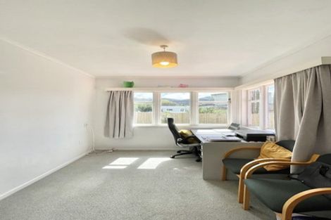 Photo of property in 2 Somme Road, Silverstream, Upper Hutt, 5019