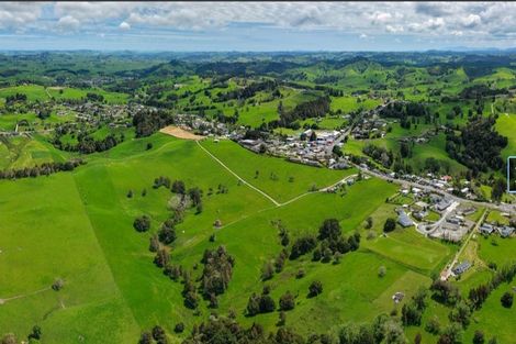 Photo of property in 122 Hurndall Street East, Maungaturoto, 0520