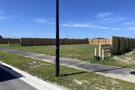 Photo of property in 42 Whiteoak Drive, 7604