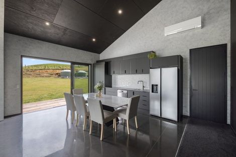 Photo of property in 8 Kahu Lane, Minden, 3176
