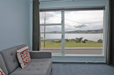 Photo of property in 2/330 Queens Drive, Lyall Bay, Wellington, 6022