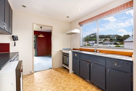 Photo of property in 108 Omapere Street, Whitby, Porirua, 5024