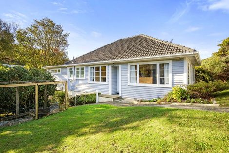 Photo of property in 247 Middleton Road, Glenside, Wellington, 6037