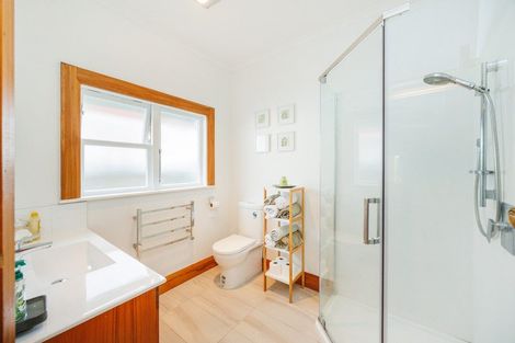 Photo of property in 15 Miro Street, Takaro, Palmerston North, 4410