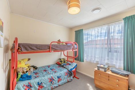 Photo of property in 1 Latham Stubbs Crescent, Waipawa, 4210