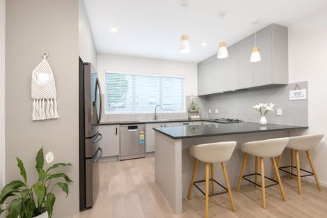 Photo of property in 41 Sunshine Boulevard, Sunnyvale, Auckland, 0612