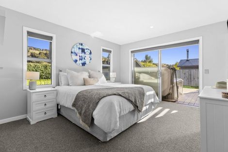Photo of property in 10 Snowberry Street, Albert Town, Wanaka, 9305
