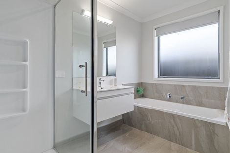 Photo of property in 41 Awataha Crescent, Pyes Pa, Tauranga, 3110