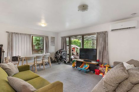 Photo of property in 2/3 Eagle Place, Red Beach, 0932