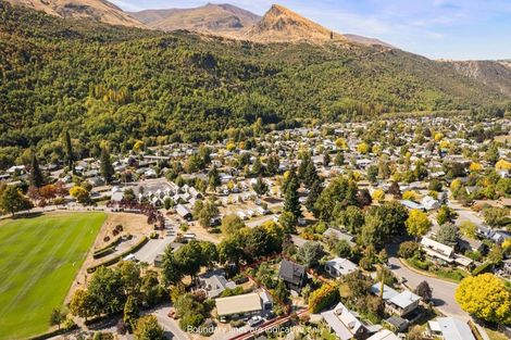 Photo of property in 13 Inverness Crescent, Arrowtown, 9302