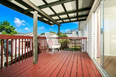 Photo of property in 962 East Coast Road, Northcross, Auckland, 0632