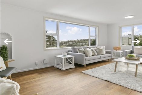 Photo of property in 9 Lomond Street, Newlands, Wellington, 6037