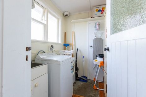 Photo of property in 6 Kummer Crescent, Masterton, 5810