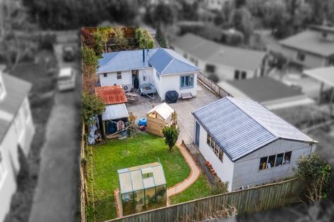 Photo of property in 35 Elmslie Road, Pinehaven, Upper Hutt, 5019