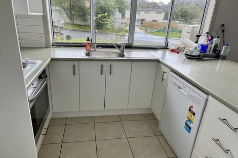 Photo of property in 19 Castleford Street, Green Bay, Auckland, 0604