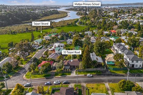 Photo of property in 33 Taipari Road, Te Atatu Peninsula, Auckland, 0610