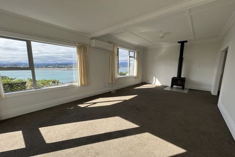 Photo of property in 24 Hungerford Road, Lyall Bay, Wellington, 6022