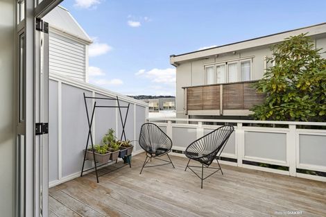 Photo of property in Victoria Villas, 42/35u Pirie Street, Mount Victoria, Wellington, 6011