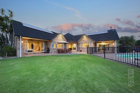 Photo of property in 17 Deacon Road, Riverhead, Kumeu, 0892