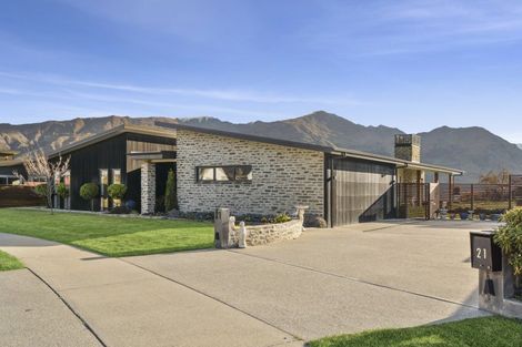 Photo of property in 21 Valley Crescent, Wanaka, 9305
