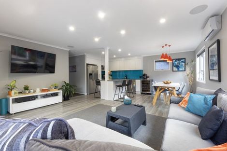 Photo of property in 56 Cyclarama Crescent, Massey, Auckland, 0614