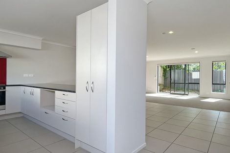 Photo of property in 12 Akeake Lane, Manurewa, Auckland, 2102