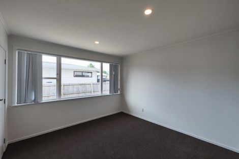 Photo of property in 11 Coletta Lane, Te Atatu South, Auckland, 0610