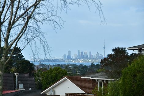 Photo of property in 16 Petrel Place, Massey, Auckland, 0614