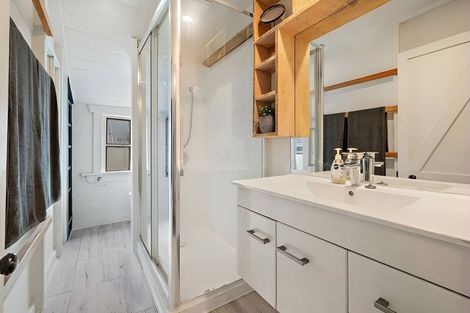 Photo of property in 2a Ripon Street, Lyttelton, 8082