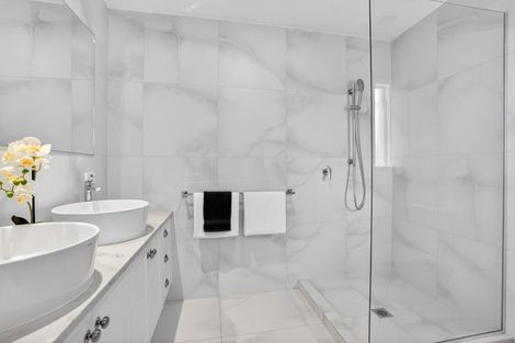 Photo of property in 2/15 Saltburn Road, Milford, Auckland, 0620