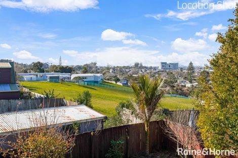 Photo of property in 2/90 Rosier Road, Glen Eden, Auckland, 0602