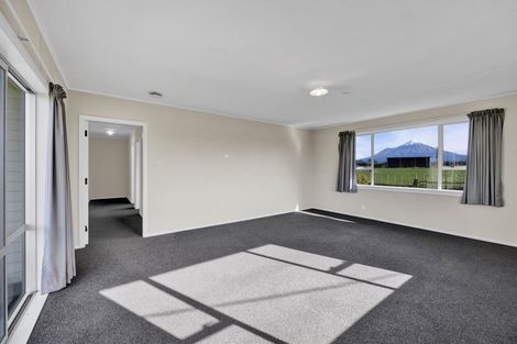 Photo of property in 198 Beaconsfield Road, Midhirst, Stratford, 4394