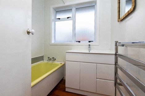 Photo of property in 1/215 Memorial Avenue, Burnside, Christchurch, 8053